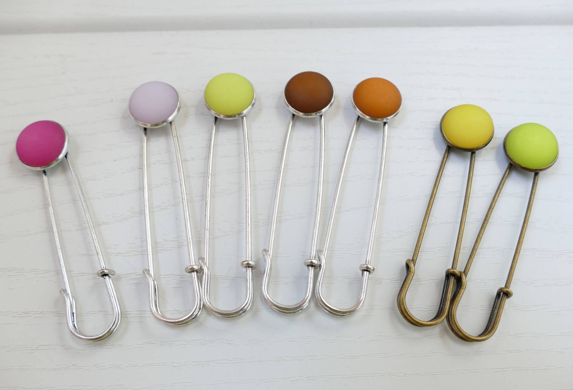 1 Kiltnadel Mit Polariscabochon von WoschisRegenbogen