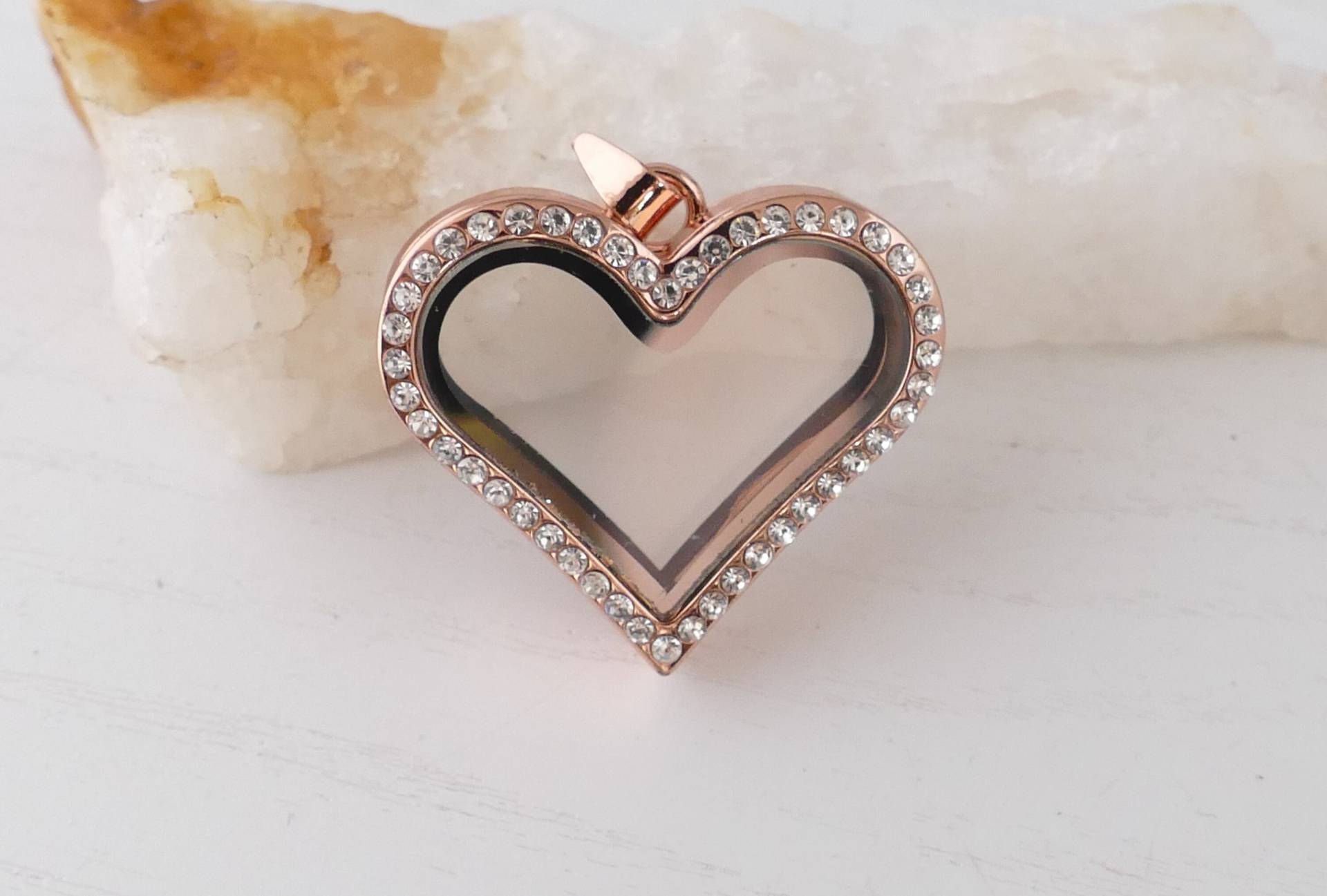 Floating Medaillon "Herzform" Roségold von WoschisRegenbogen