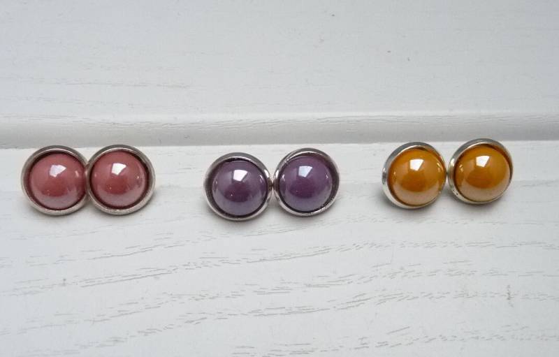 Mini-Ohrstecker Mit Perlmuttglanz Verschiedene Farben von WoschisRegenbogen