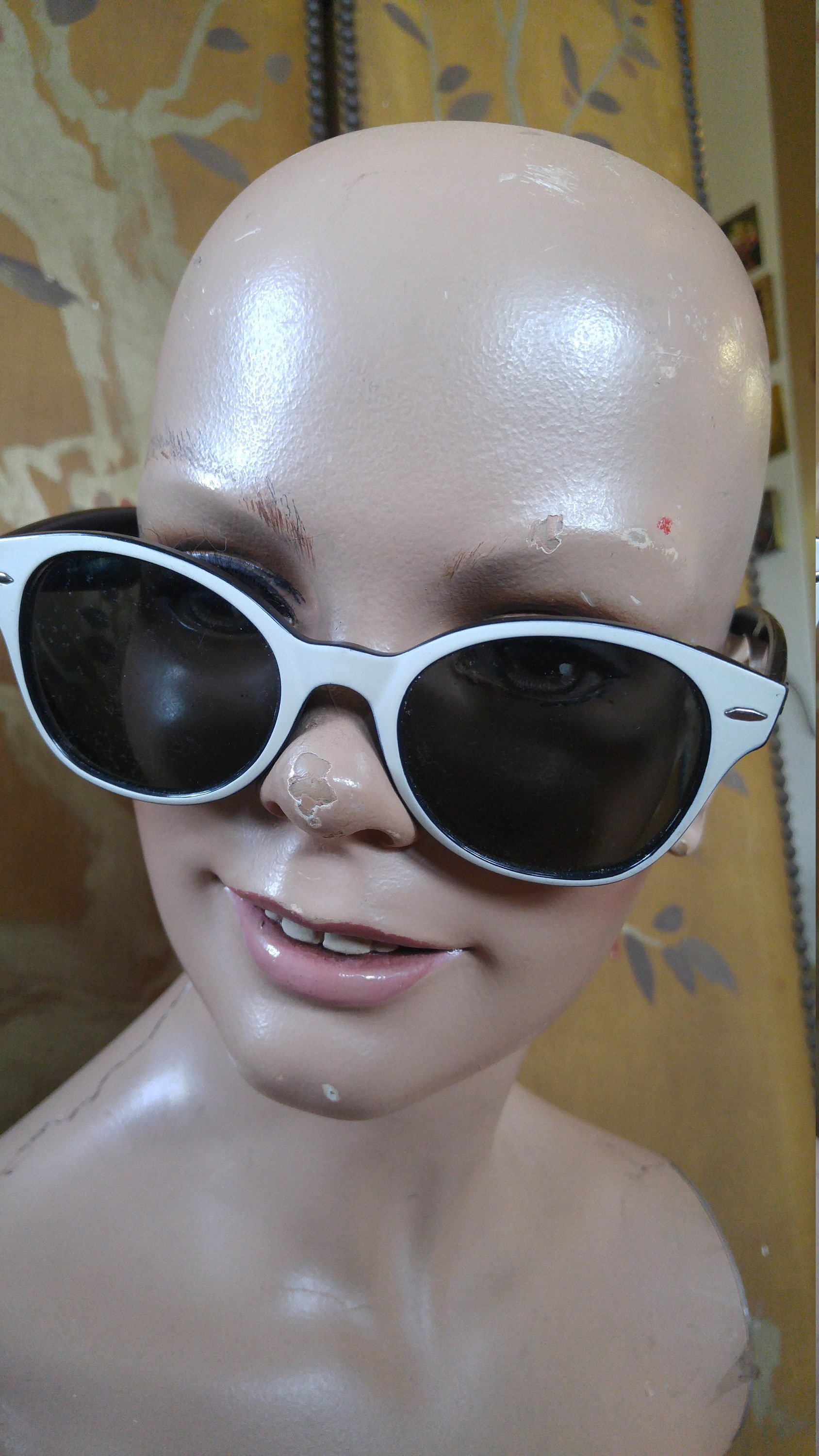 80Er Jahre Schwarz Und Elfenbein Ray-Ban Sonnenbrille von Wotsnewpussycat