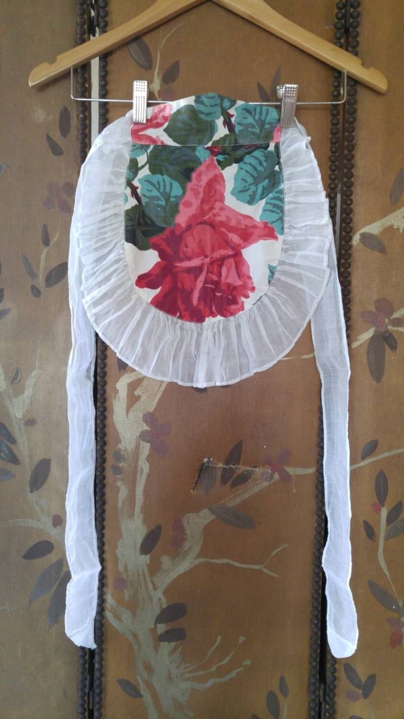 Ausverkauf 50Er Jahre Kinder Rosen Print Schürze Mit Rüschenabdruck von Wotsnewpussycat