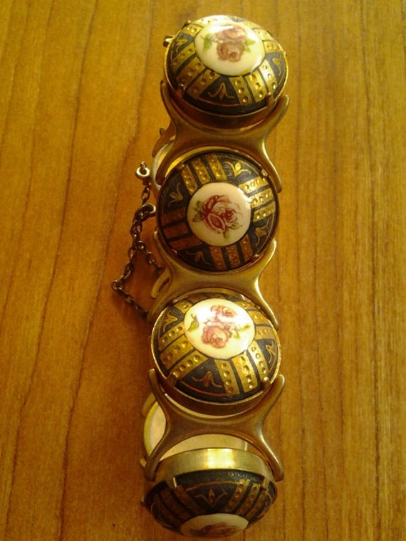 Vintage Armband Aus Goldfarbenen Rosen von Wotsnewpussycat