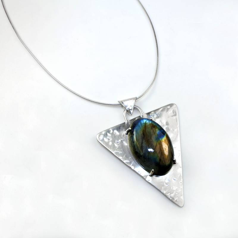 Silber Labradorit Anhänger, Statement Halskette, Dreieck Handgemachte Ooak Anhänger Silber Labradorit Anhänger, Statement Halskette, Dreieck Handgemachte Ooak Anhänger von WovenArtJewellery