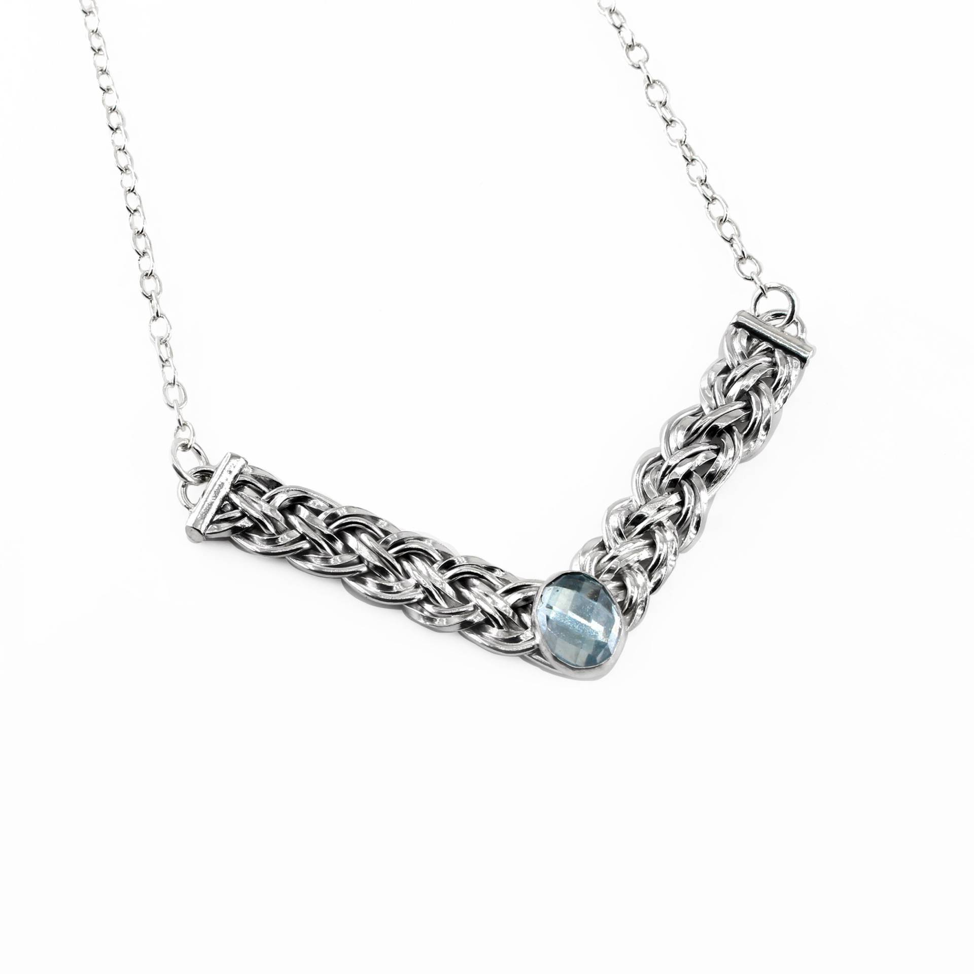 V-Förmige Halskette, Gewebte Silber Topas Anhänger, Geschenk, Geschenk Für Frauen, Etwas Blaues Hochzeitsschmuck von WovenArtJewellery
