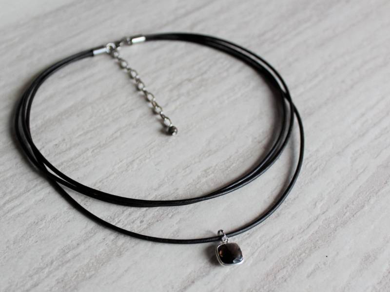 Halskette - Rauchquarz & Schwarzes Leder Wahrheit, Kraft, Stärke. Handgemachte Edelstein Halskette, Edelstahl, Verstellbare Länge von WovenStoneCo