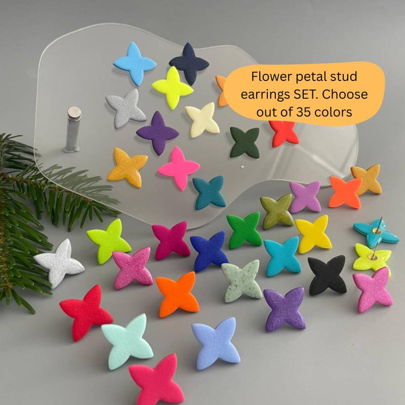 Colorful Stud Earring Set Of 1 - 7 Pairs Multipack Flower Petal Studs 19mm Vibrant Earrings Polymer Clay von WowLookAtYou