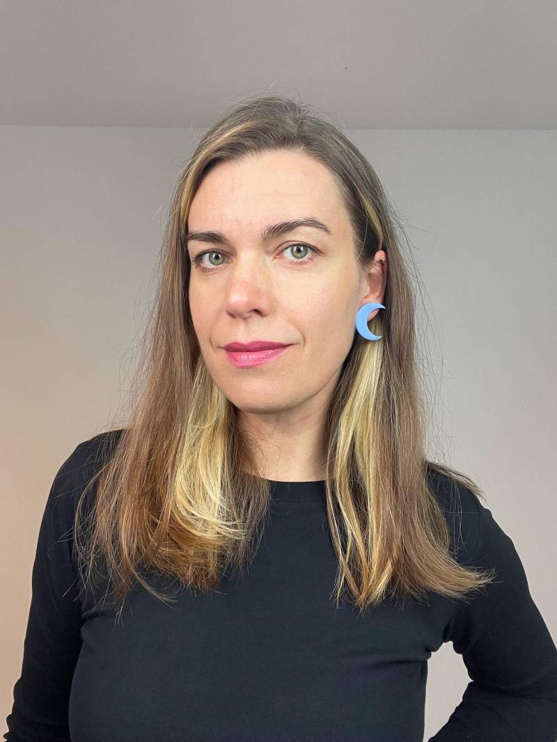 Crescent Moon Stud Earrings Statement Of Polymer Clay Сolor Your Choice Vibrant Design Studs Golden von WowLookAtYou