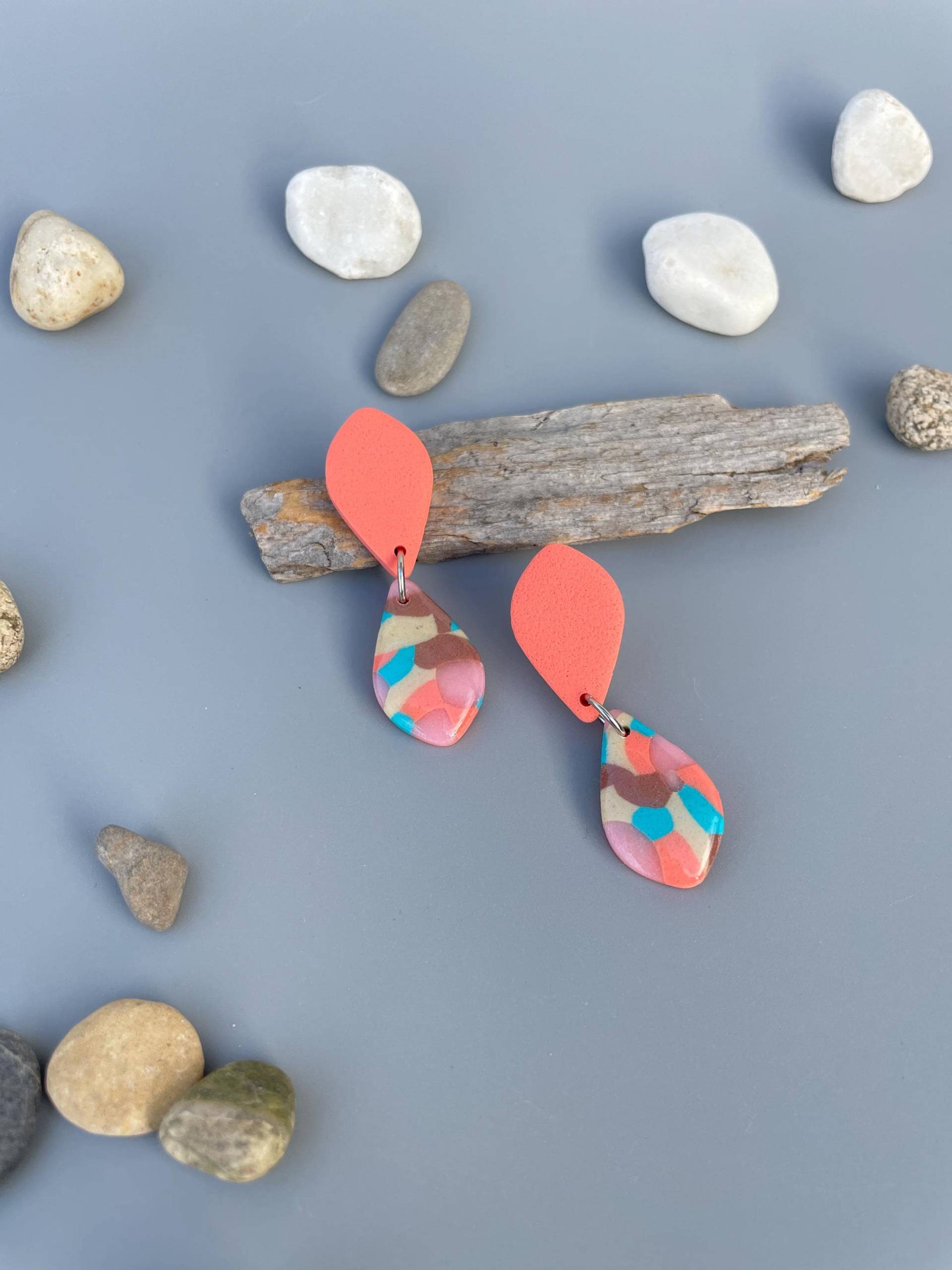 Elegant Earrings Pink Turquoise Abstract Polymer Clay Petal Teardrop Studs Fimo Schmuck Non-Bending Nails Lightweight Dangle Modern Elegant Earrings Pink Turquoise Abstract Polymer Clay Petal Teardrop Studs Fimo Schmuck Non-Bending Nails Lightweight Dangle Modern von WowLookAtYou