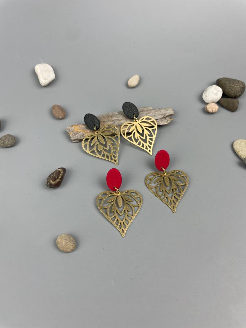 Boho Earrings Brass Statement Hearts Red Sparkly Black Polymer Clay For Evening Special Occasion Lace Heart von WowLookAtYou