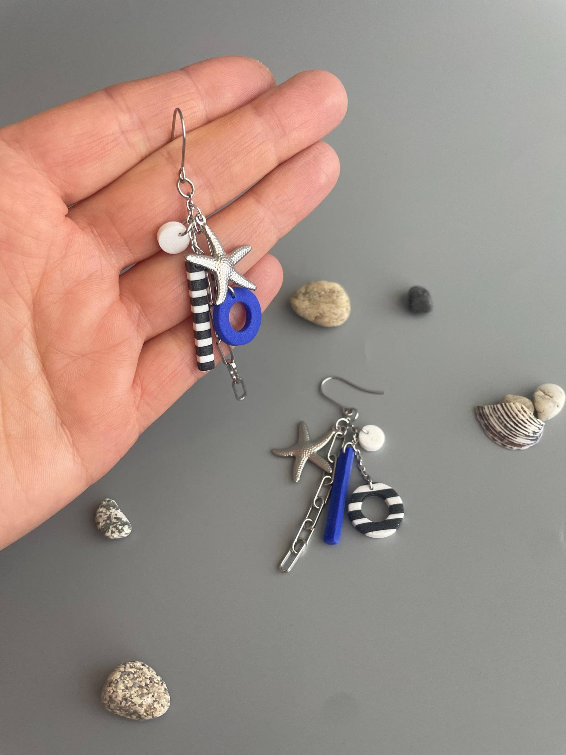 Hanging Earrings Asymmetric Royal Blue White Polymer Clay Stainless Steel Starfish Nautical Chain Mismatched Marine Hanging Earrings Asymmetric Royal Blue White Polymer Clay Stainless Steel Starfish Nautical Chain Mismatched Marine von WowLookAtYou