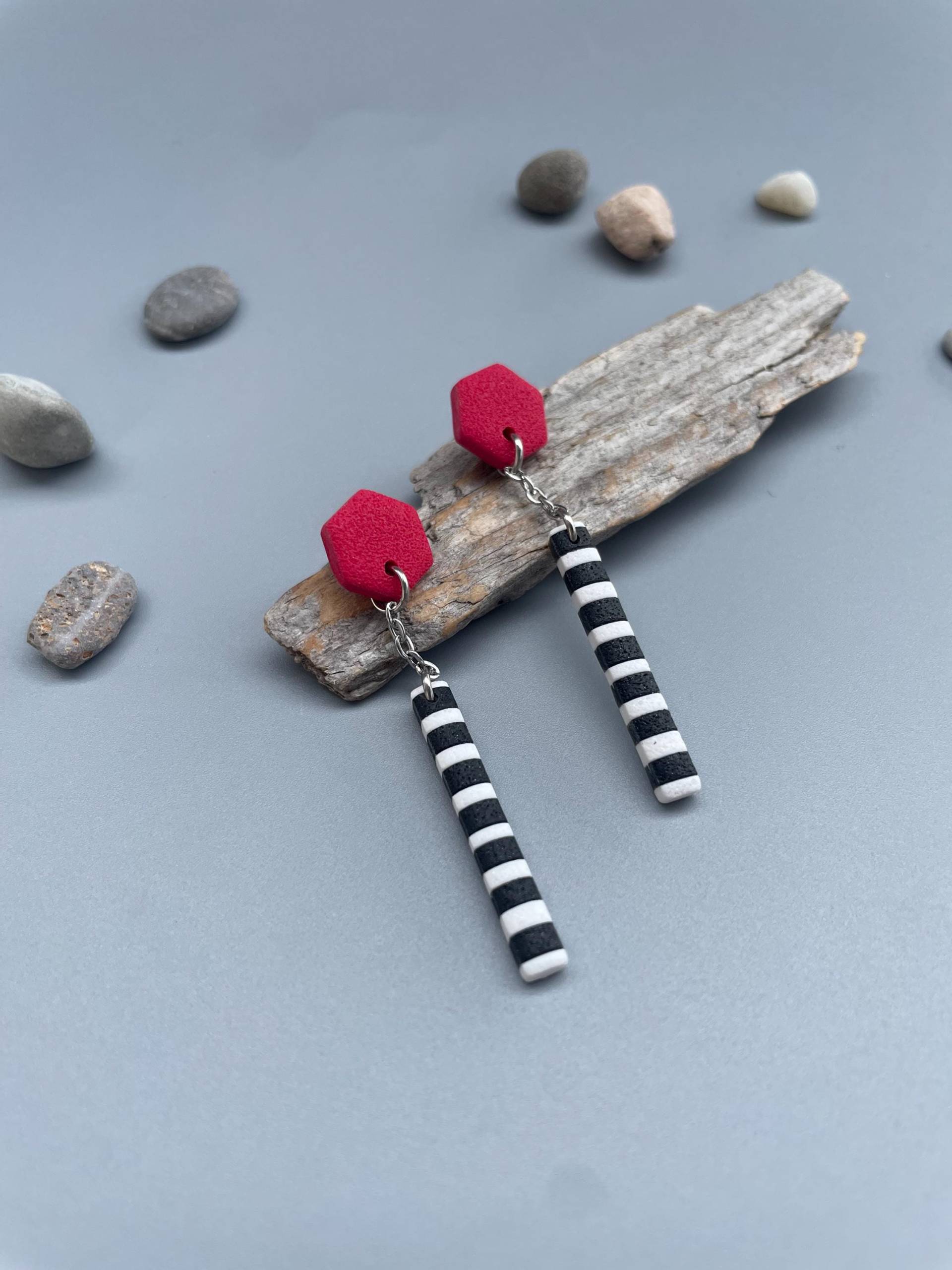 Hanging Earrings Dangly Red Polymer Clay Stainless Steel Chain Quirky Jewelry Gift For Her Lightweight Cherry Earring Hanging Earrings Dangly Red Polymer Clay Stainless Steel Chain Quirky Jewelry Gift For Her Lightweight Cherry Earring von WowLookAtYou