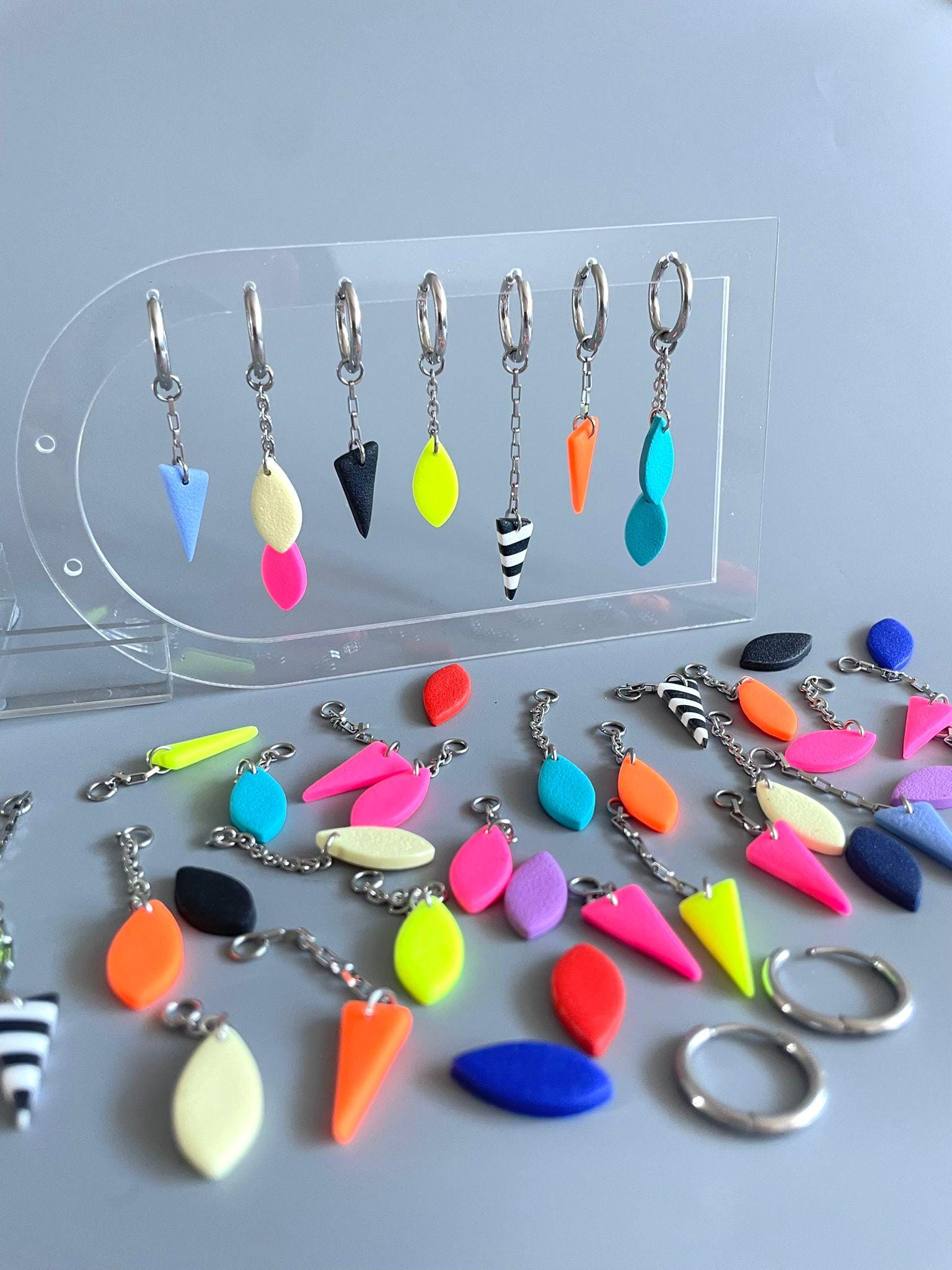 Hoop Earrings Stainless Steel With Removable Charms Of Polymer Clay Vibrant Dangly Bright Chain Eye-Catching Custom Design von WowLookAtYou