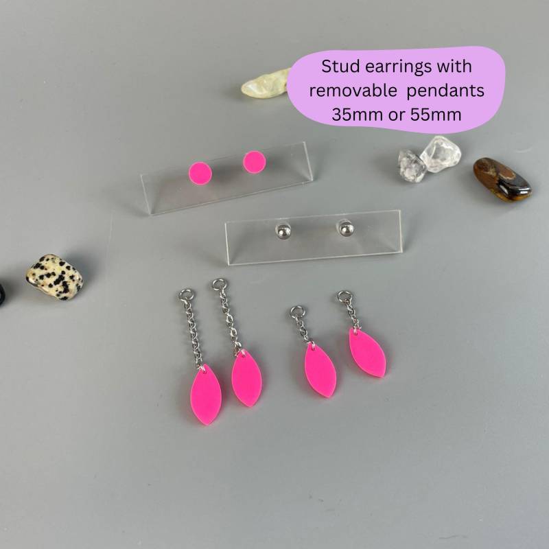 Hot Pink Earrings With Removable Chain Pendants Dangly Aesthetic Bright Charms Lightweight Polymer Clay Modern von WowLookAtYou