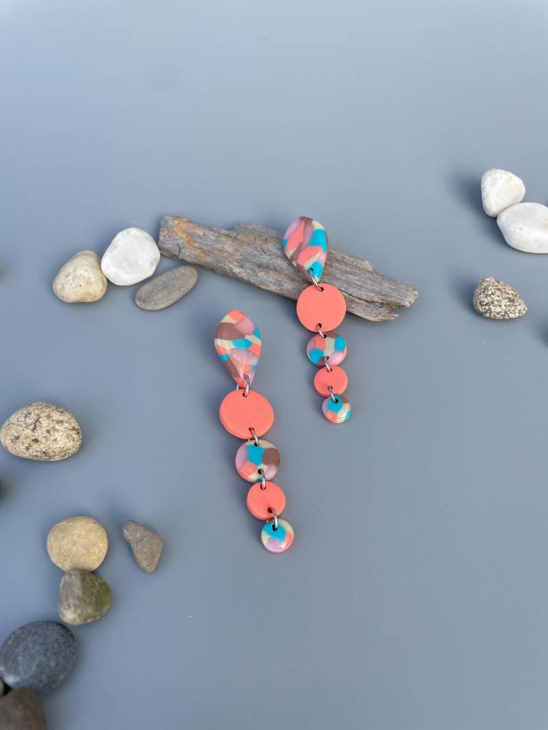Long Earrings Pink Abstract Pattern Blue Polymer Clay Dangly Gift For Her Lightweight Anniversary Colorful Glossy von WowLookAtYou