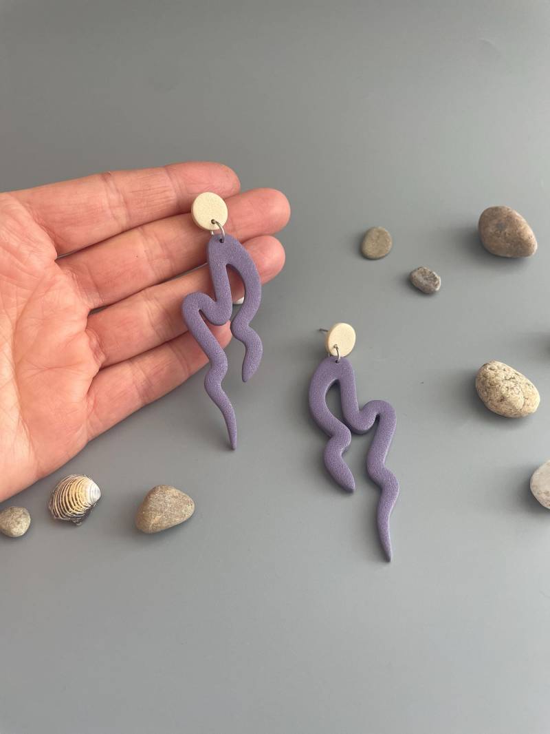 Long Earrings Purple Abstract Shape Fimo Schmuck Eye-Catching Quirky & Beige Dangle Statement Dusty Long Earrings Purple Abstract Shape Fimo Schmuck Eye-Catching Quirky & Beige Dangle Statement Dusty von WowLookAtYou