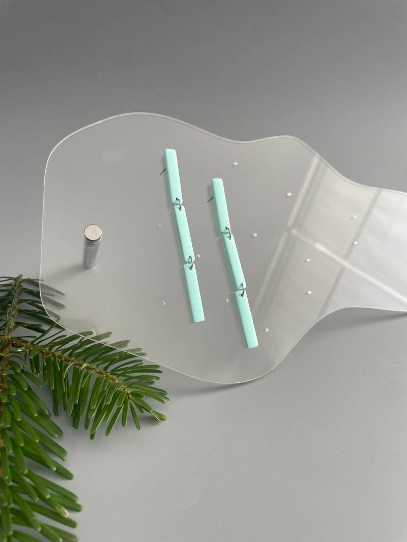 Long Thin Earrings Mint Polymer Clay Minimalistic Hanging Elegant Lightweight Aesthetic von WowLookAtYou