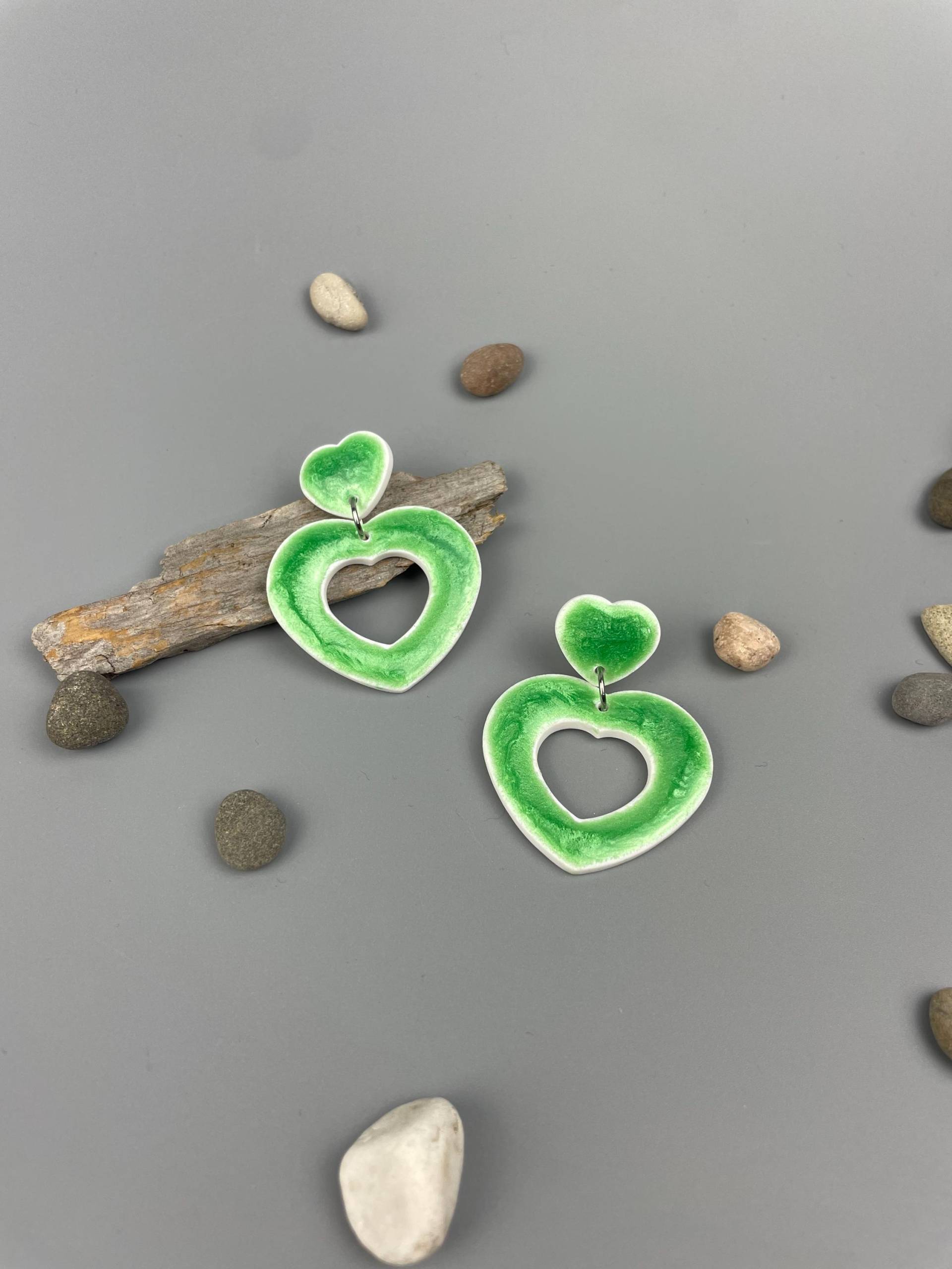 Statement Earrings Heart Pearl Green & White Polymer Clay Statement Fimo Schmuck Elegant Big Lightweight Eye-Catching Statement Earrings Heart Pearl Green & White Polymer Clay Statement Fimo Schmuck Elegant Big Lightweight Eye-Catching von WowLookAtYou
