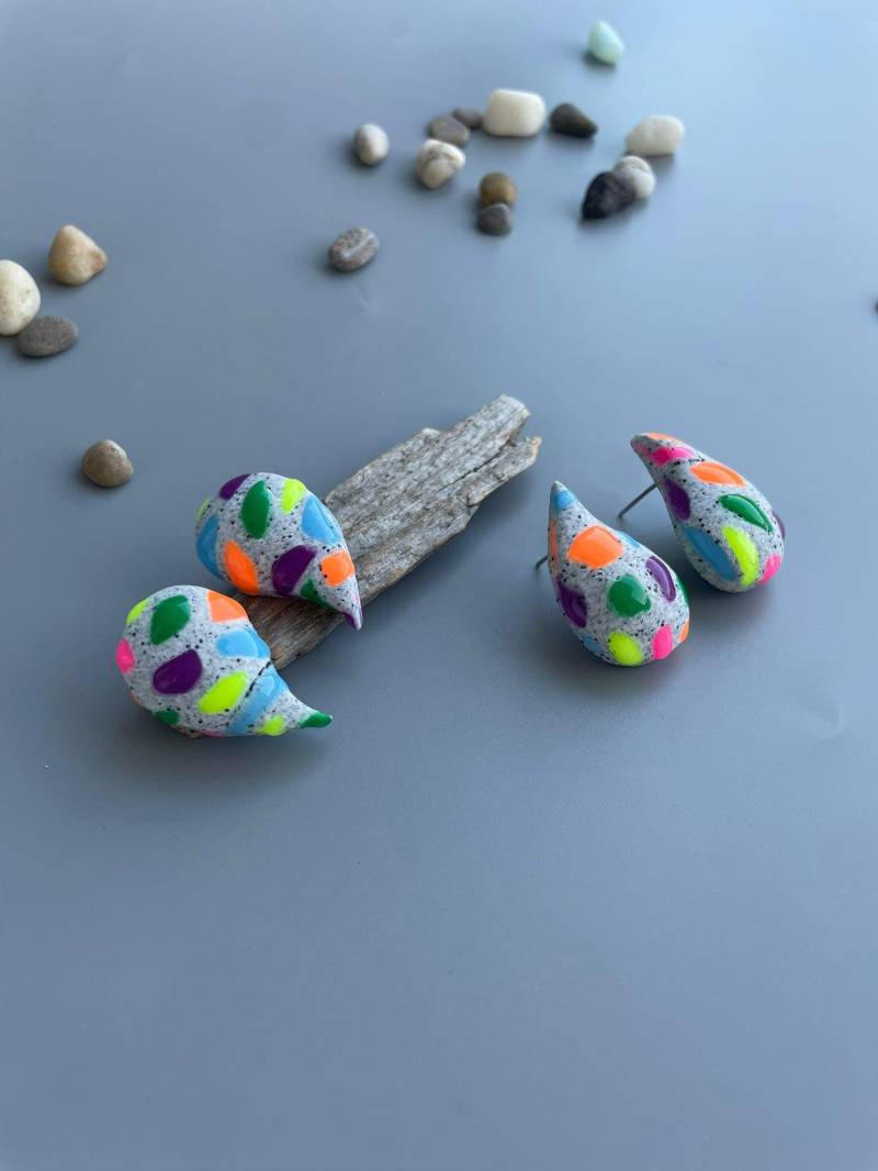 Studearrings Teardrop Shape Comma Earring Colorful Pattern Studs Trendy Polymer Clay Earrings Jewelry Gift For Her Aesthetic Statement Stud von WowLookAtYou
