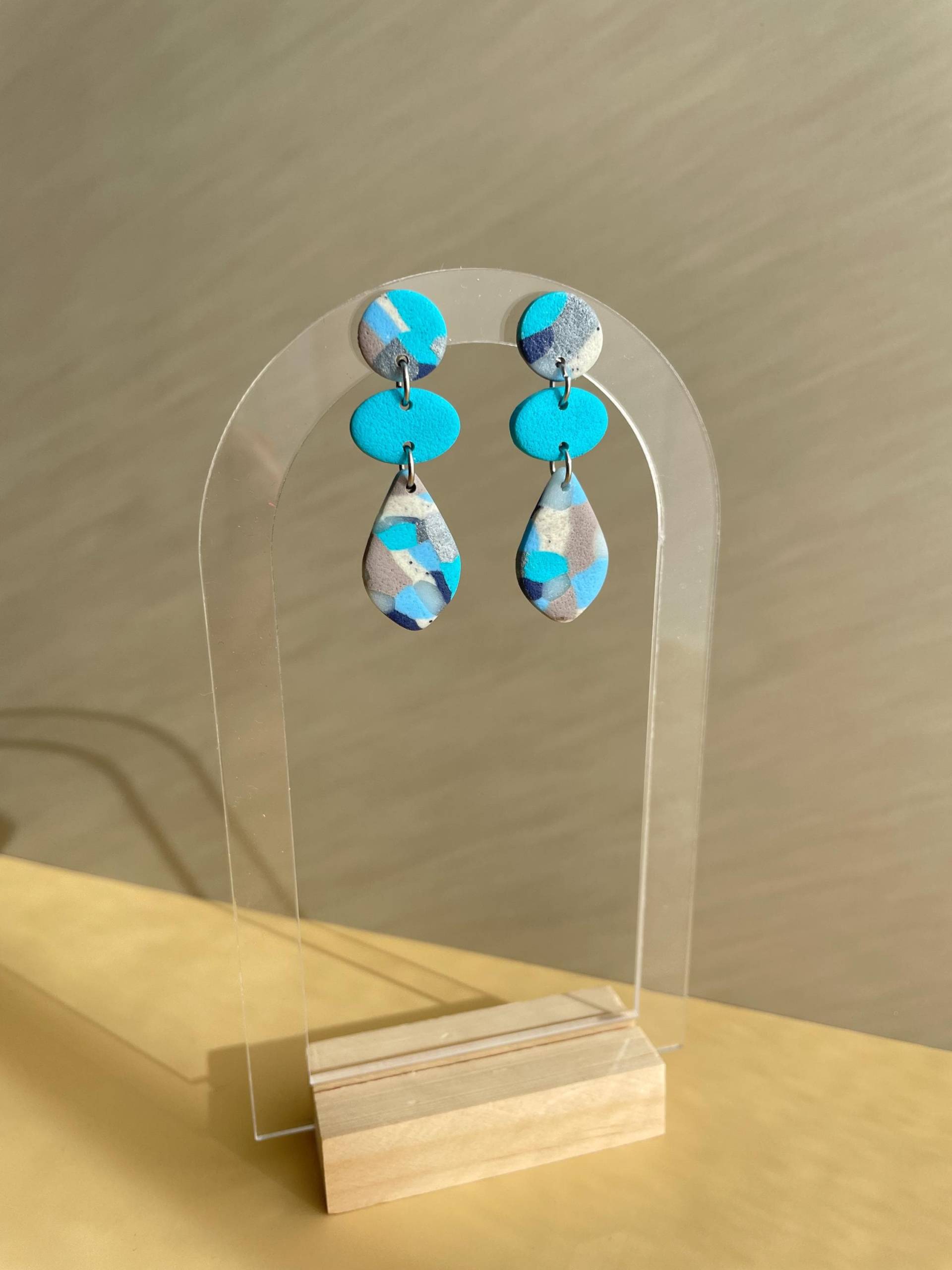 statement Earrings Blue Abstract Pattern Polymer Clay Elegant Hanging For Her Shades Of One A Kind von WowLookAtYou