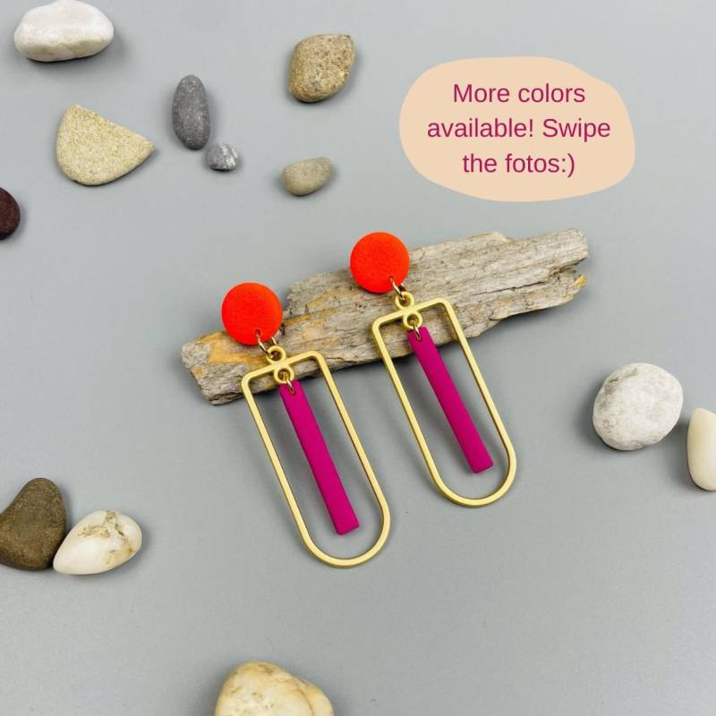 statement Earrings Magenta Poppy Red Polymer Clay Matte Gold Geometric Fimo Schmuck Handmade Gift Modern Lightweight Earrings Trendy Long von WowLookAtYou
