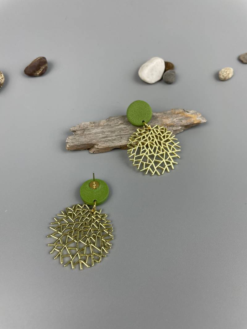 statement Earrings Of Pearl Olive Green Polymer Clay & Abstract Rounds Elegant For Women Fimo Schmuck Boho Evening von WowLookAtYou