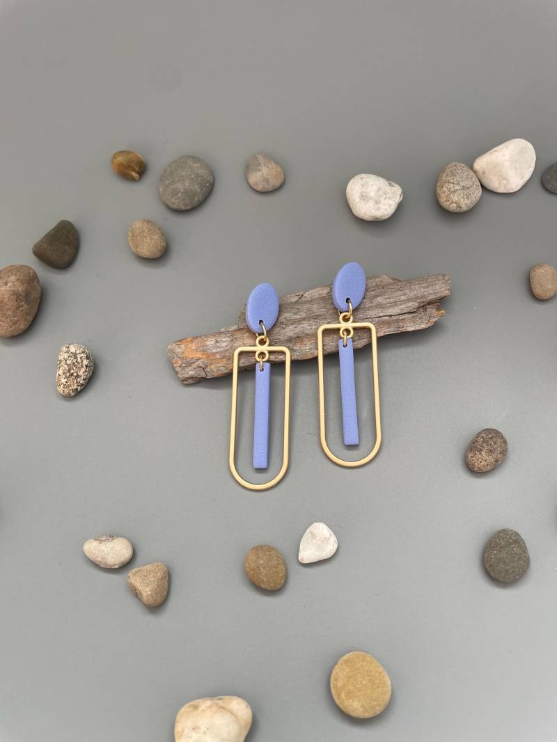 statement Earrings Periwinkle Blue Polymer Clay Matte Gold Geometric Fimo Schmuck Handmade Gift Modern Lightweight Earrings Trendy Blue von WowLookAtYou
