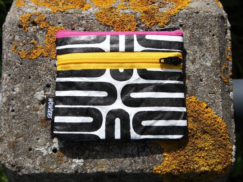 Afrika Mini Geldbeutel - Handbedruckt Und Handgemacht, Strapazierfähig Sehr Leicht, Weil Aus Tyvek® | 100 % Polyethylen von WowsersProdukte