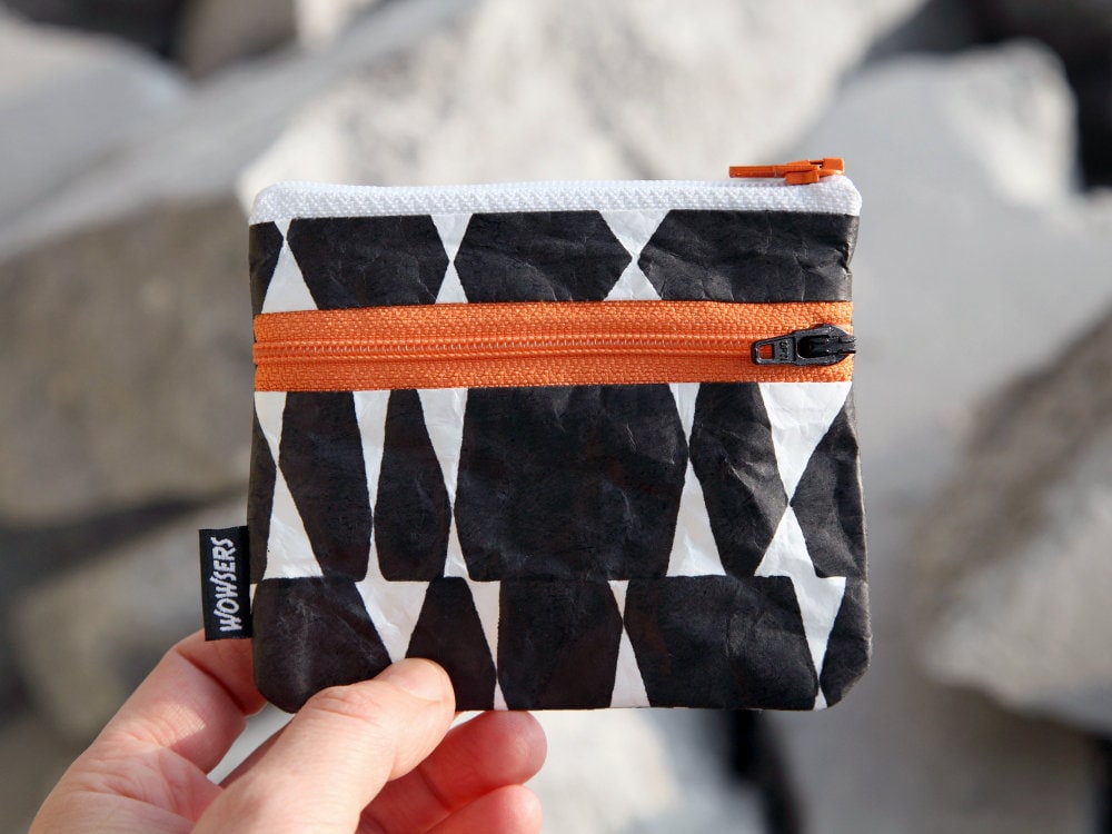 Steine Mini Geldbeutel - Handbedruckt Und Handgemacht, Strapazierfähig Sehr Leicht, Weil Aus Tyvek® | 100 % Polyethylen von WowsersProdukte