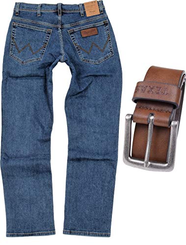Wrangler Texas Stretch Herren Jeans Regular Fit inkl. Gürtel (W34/L36, Stonewash + brauner Gürtel) von All Terrain Gear by Wrangler