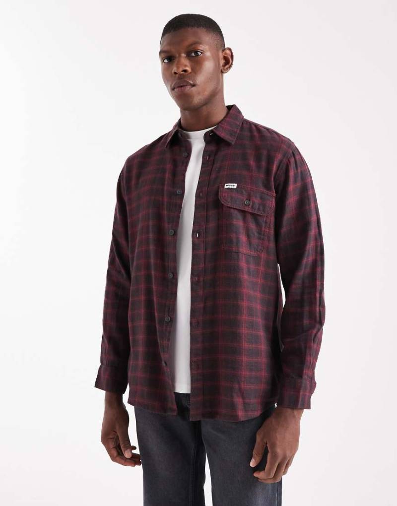 Weekday - Langärmliges Flanellhemd in Schwarz-Rot kariert-Bunt Weekday - Langärmliges Flanellhemd in Schwarz-Rot kariert-Bunt von Wrangler