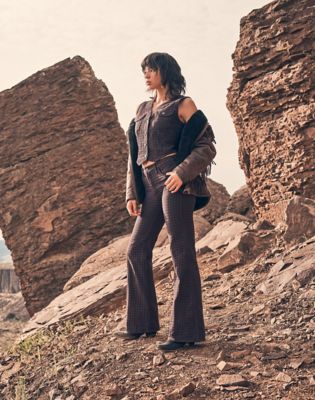 Wrangler 70S Flare Pant Mahogany Größe 28 x32 von Wrangler