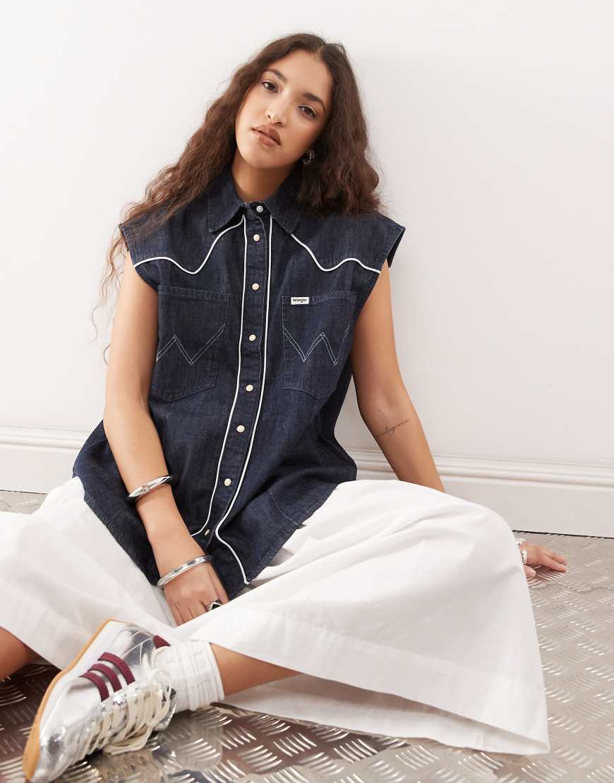 Wrangler - Ärmelloses Western-Jeanshemd in Dunkelblau Wrangler - Ärmelloses Western-Jeanshemd in Dunkelblau von Wrangler
