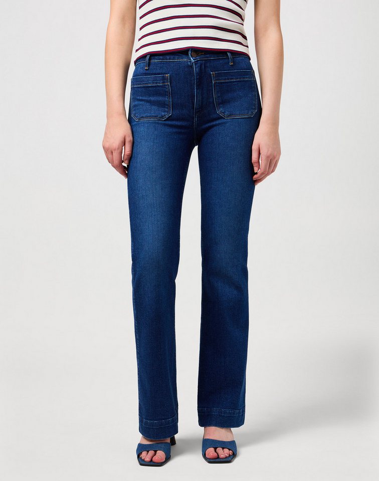 Wrangler Bootcut-Jeans Flare im Retro-Design mit ausgestelltem Bein von Wrangler