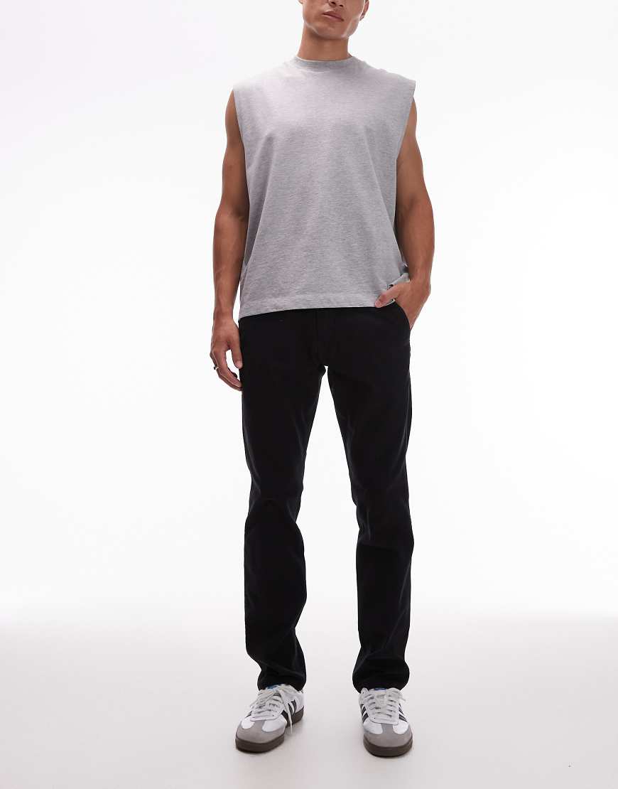 Wrangler - Chinohose in Schwarz mit regulärer Passform von Wrangler