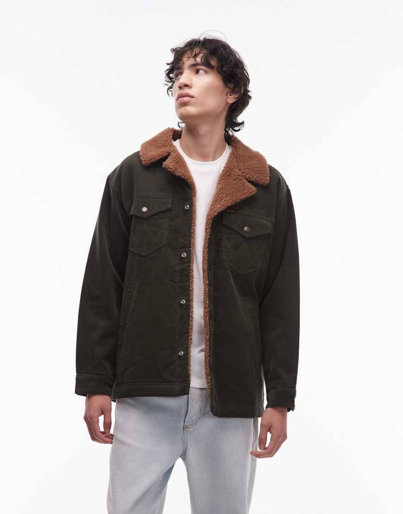 Wrangler - Cordjacke in Grün mit Sherpa-Futter von Wrangler
