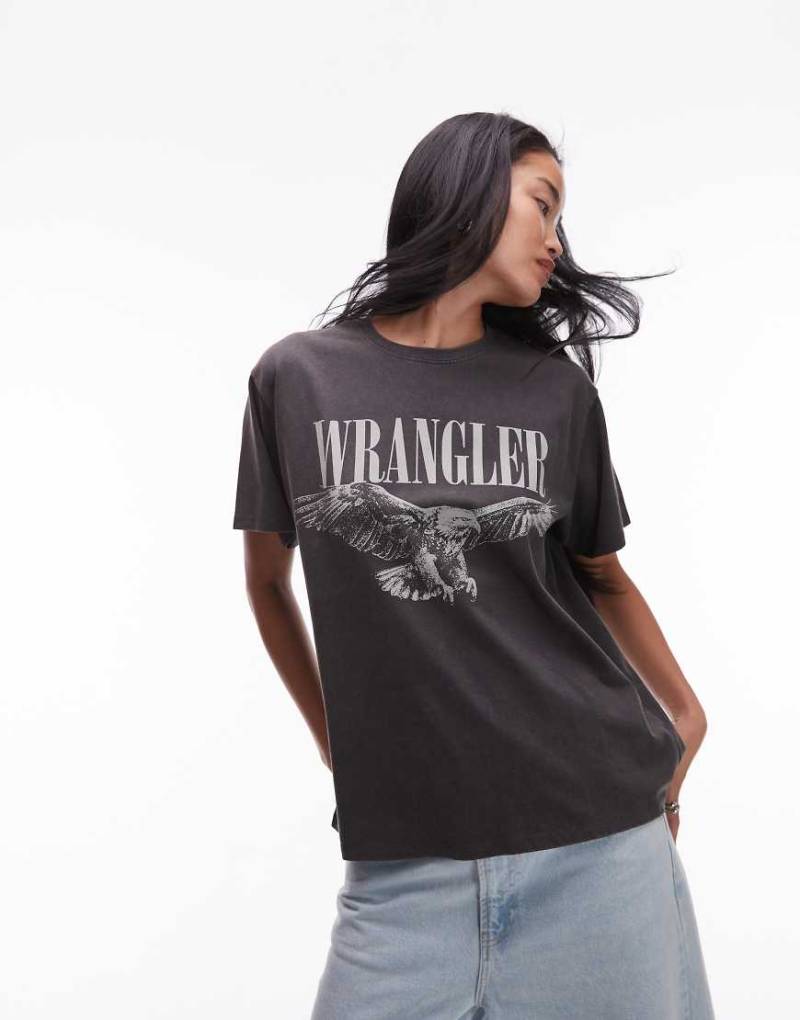 Wrangler - Girlfriend-Fit-T-Shirt in verwaschenem Schwarz mit Grafikprint auf der Brust von Wrangler