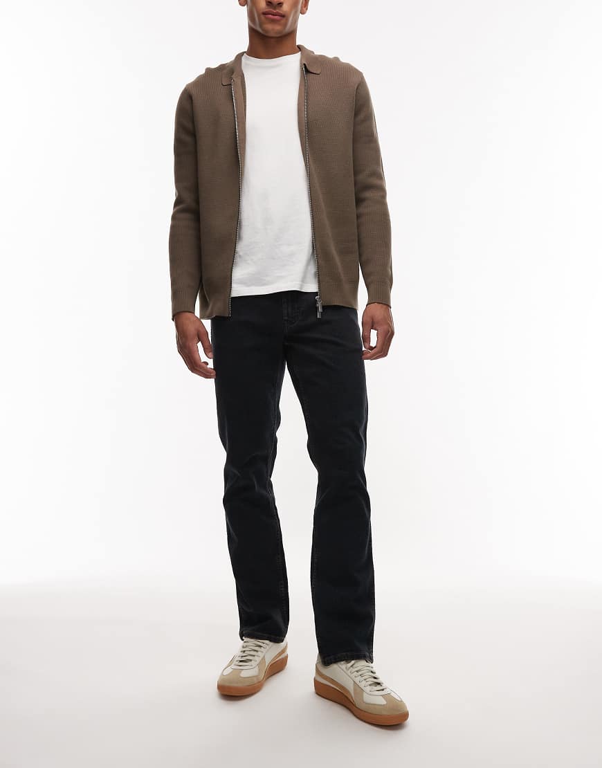 Wrangler - Greensboro - Gerade geschnittene Jeans in dunklem Vintage-Blau-Marineblau von Wrangler