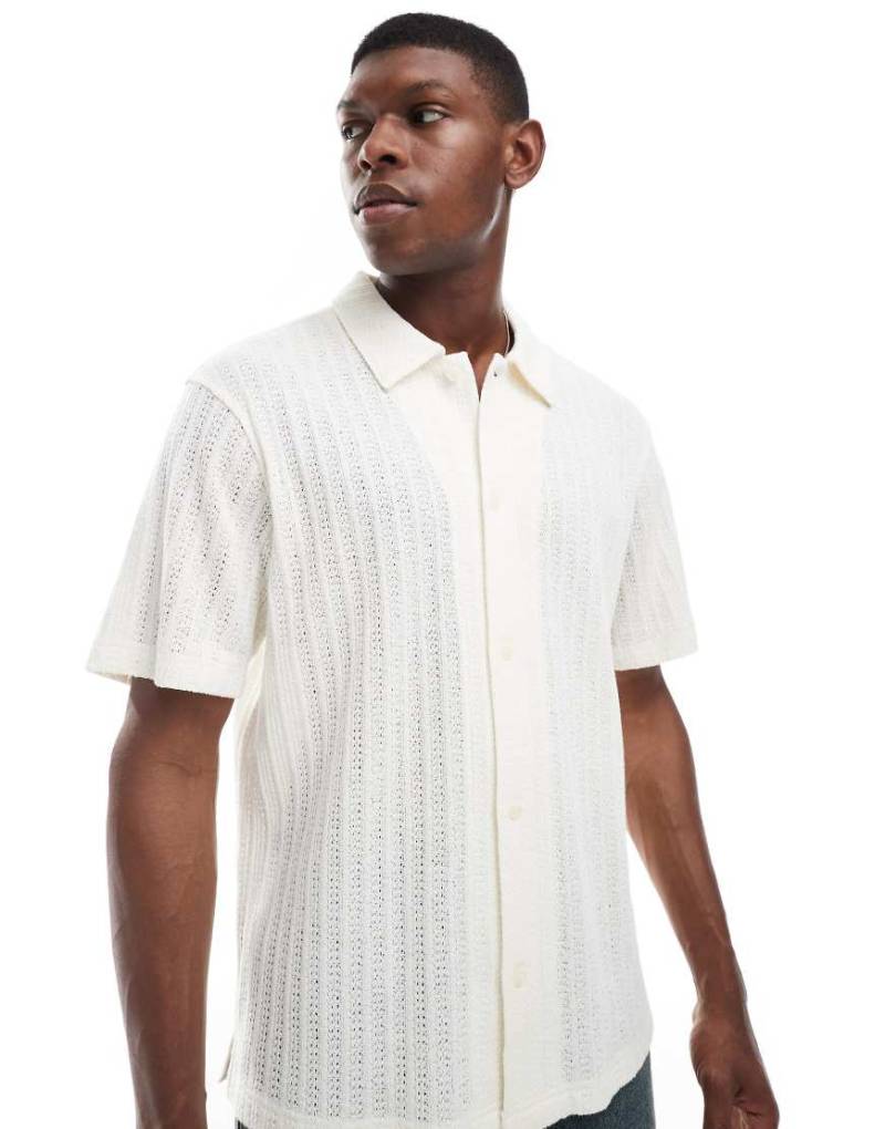 Wrangler - Kurzärmliges Strickhemd in Cremeweiß mit Lochmuster und Knopfleiste von Wrangler