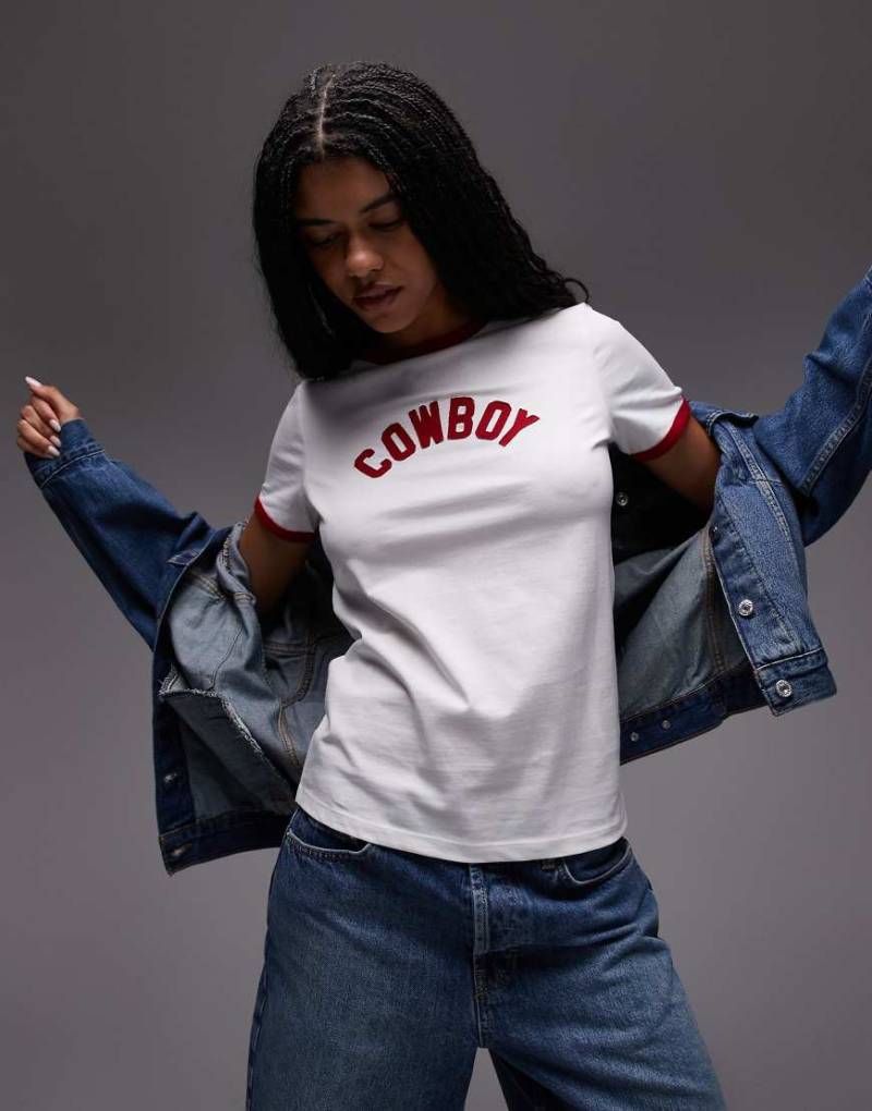 Wrangler - Ringer-T-Shirt in Weiß mit „Cowboy"-Schriftzug von Wrangler