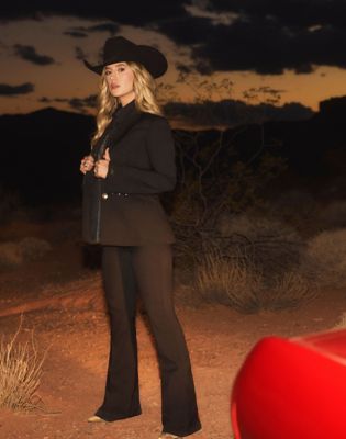 Wrangler Wrangler x Lainey Wilson Polywrancher Flare Black Größe 25 x32 von Wrangler