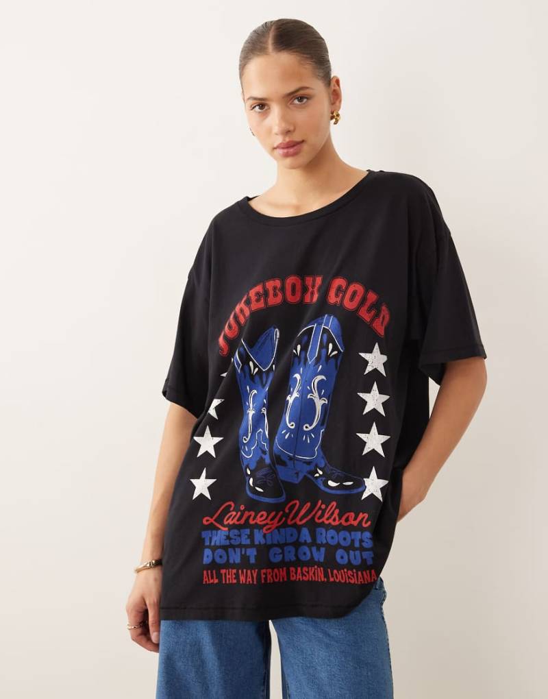 Wrangler x Lainey Wilson - Oversize-T-Shirt in Schwarz mit Cowboy-Grafikprint auf der Vorderseite von Wrangler