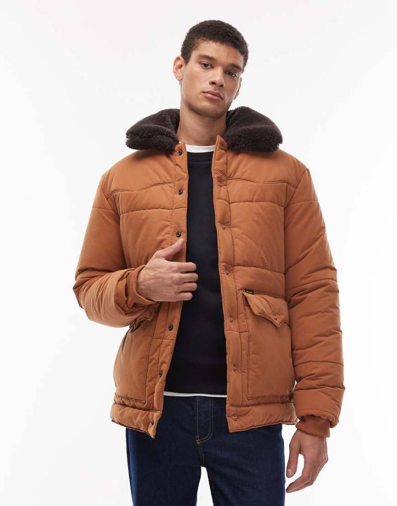 Wrangler x Stranger Things - Hopper's - Puffermantel in Braun-Brown von Wrangler