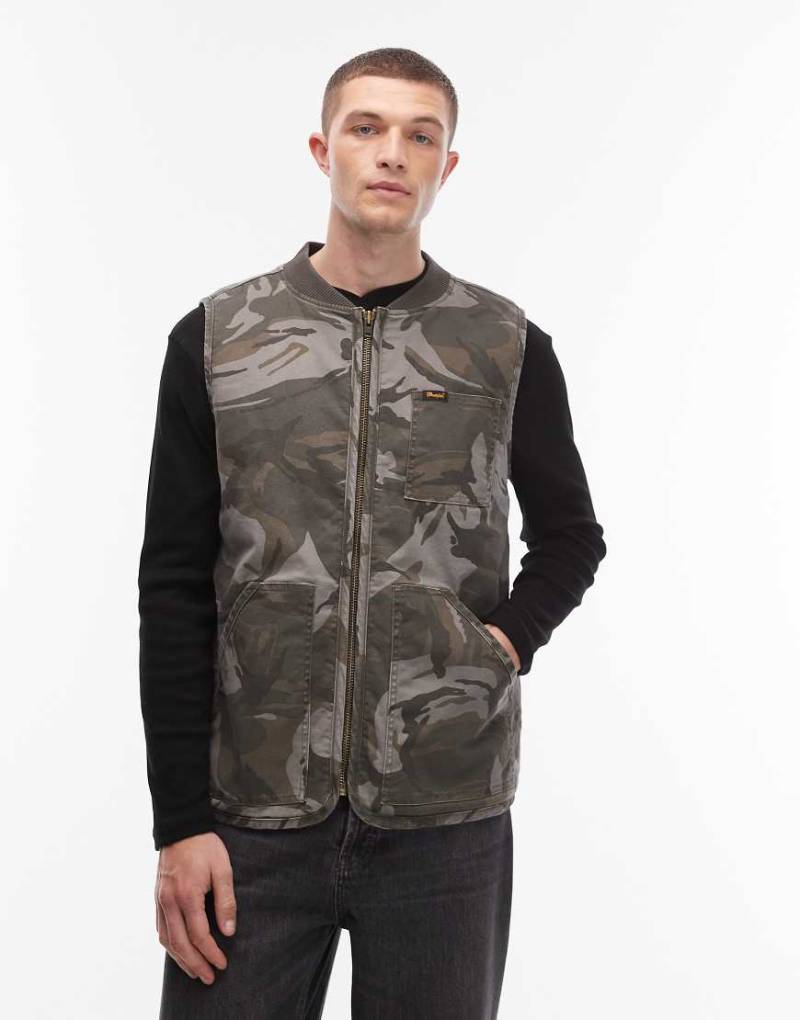 Wrangler x Stranger Things - Weste in Grün mit Military-Muster von Wrangler