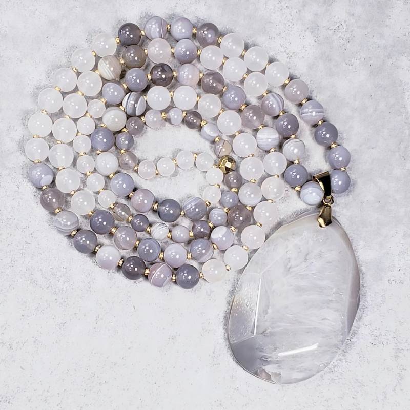 Graue Achat Anhänger Halskette | Weiß Jade Grau Achat Edelstein Halskette|Gold Miyuki Delicas Lange Perlen Anhänger von WrapsOhDee