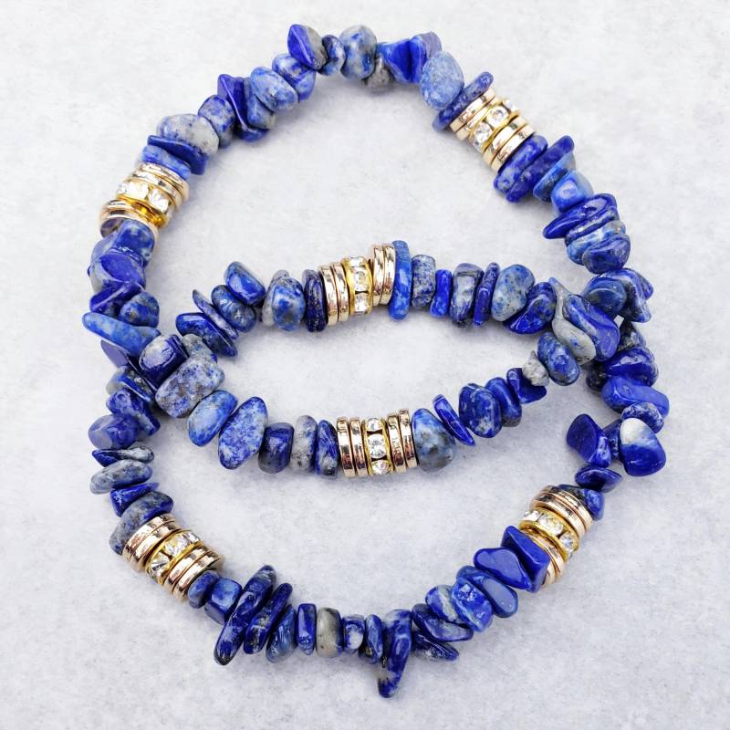 Sodalith Edelstein Chip Armband | Gold Pave Perlenarmband Sodalith Perlen Stapelbares Arm Candy von WrapsOhDee