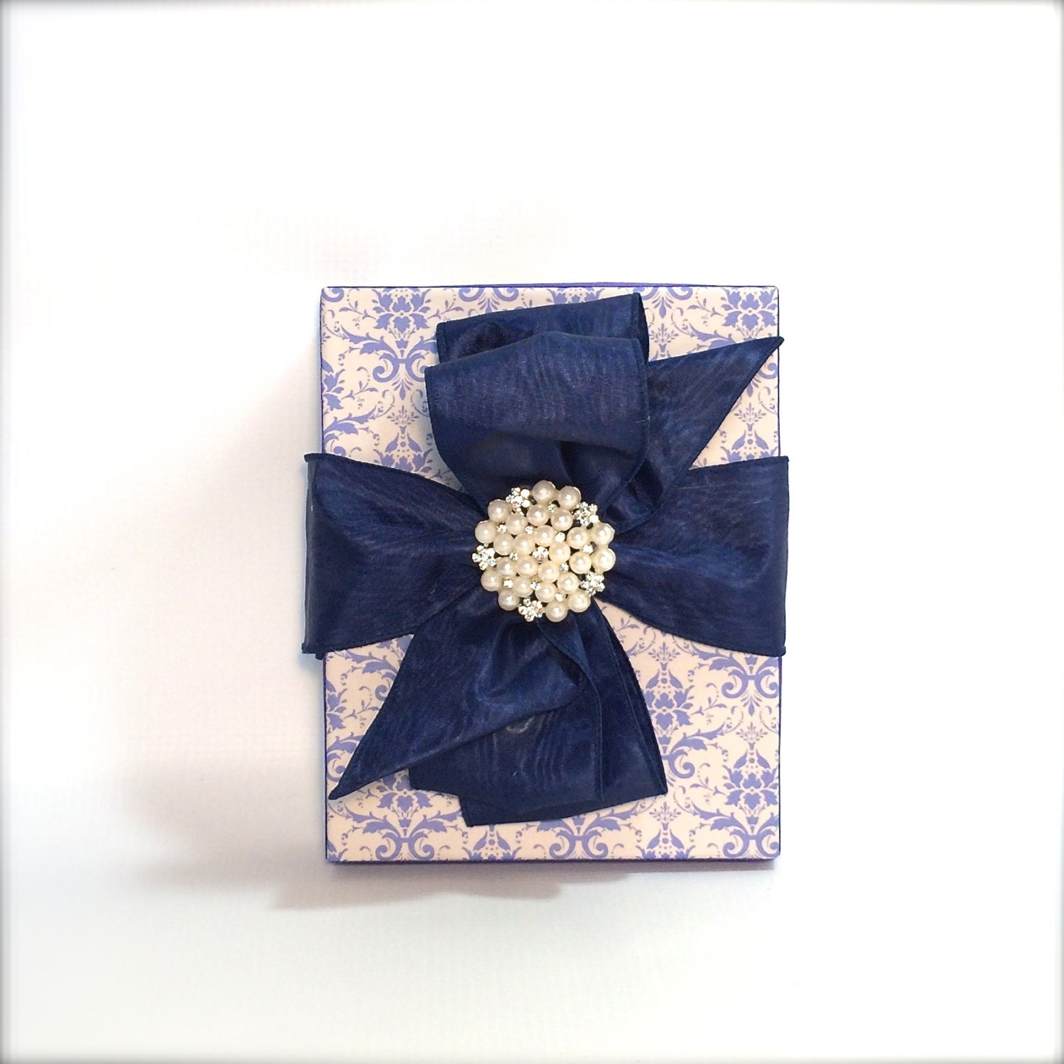 Handgefertigte Sapphire Blau Geschenkbox Dekorativer Schmuck & Gastgeschenke von WrapsodyandInk