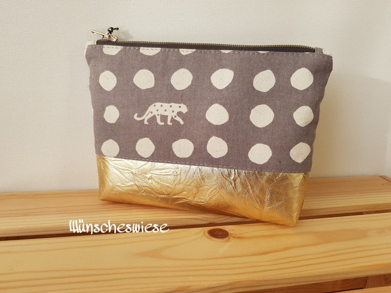 Beautycase, Kulturtasche, Kosmetiktasche "Panther" Kunstleder Metallic-Gold von Wuenscheswiese