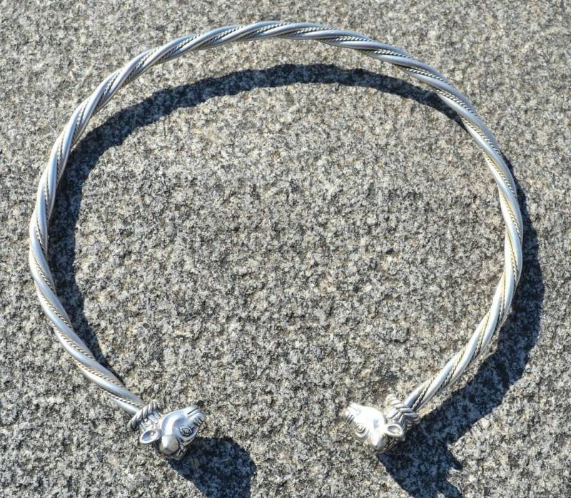 Celtic Silver Torc Bull's Heads Trichtingen Germany Bull Head Sterling Torques Torq Tork Torces Torc Celts Pagan Necklace Warrior Warriors von WulflundJewelry