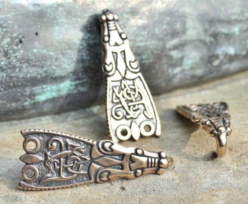 Cloak Hook, England, Ix Century Bronze Medieval Costume Brooch von WulflundJewelry