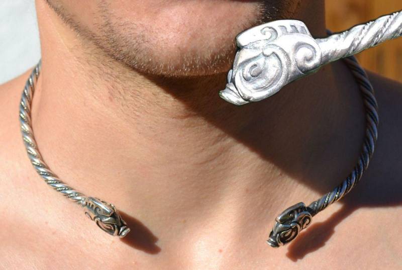 Collach Celtic Boar Sterling Silver Torques Torc Necklace Pagan Jewelry Jewellery Scottish Pictish Picts Torque von WulflundJewelry